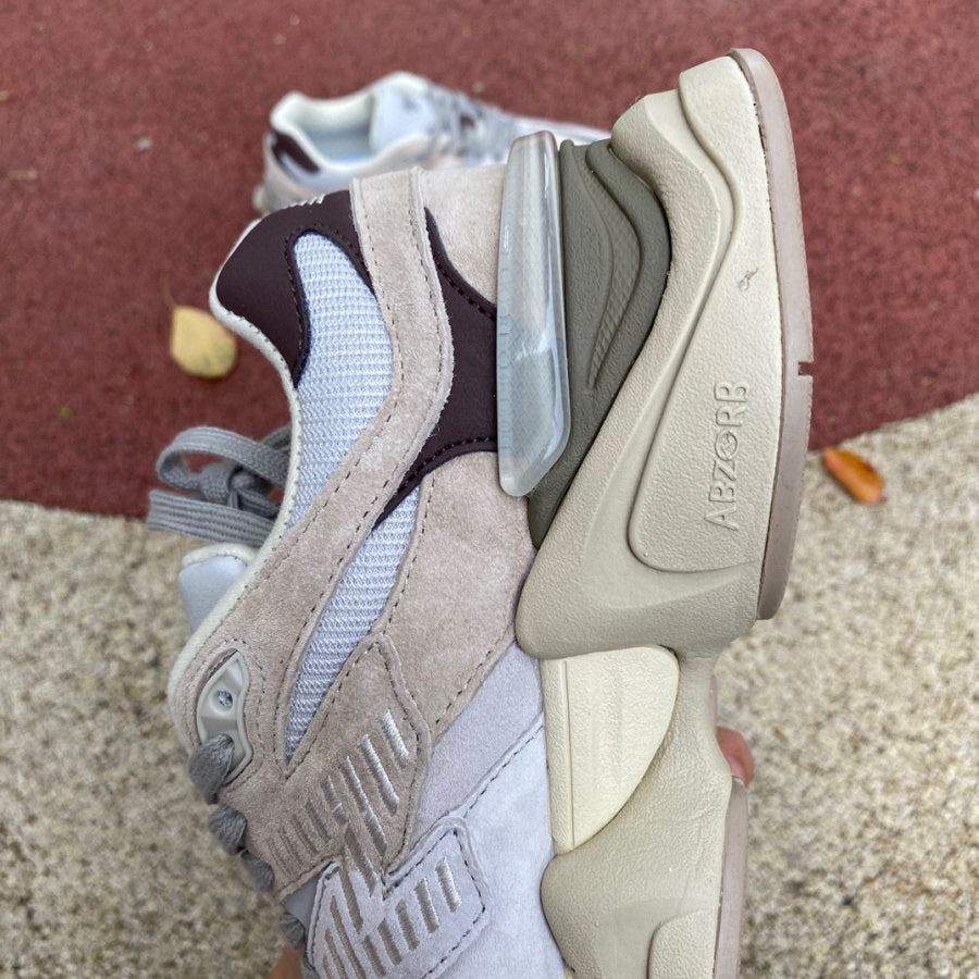 New Balance 9060 Beige y Vino