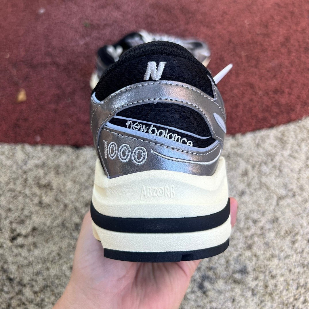 New Balance 1000 Plateado