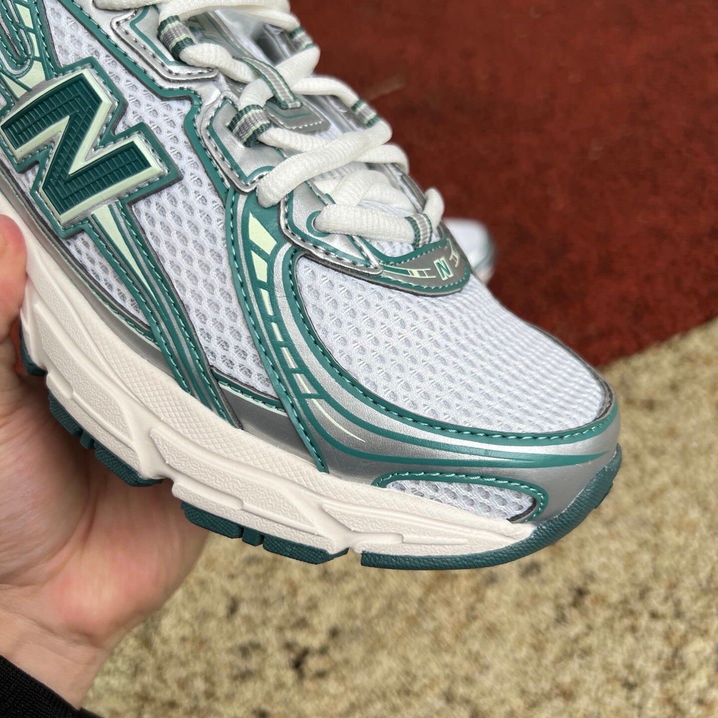 New Balance 740 Blanco y Verde