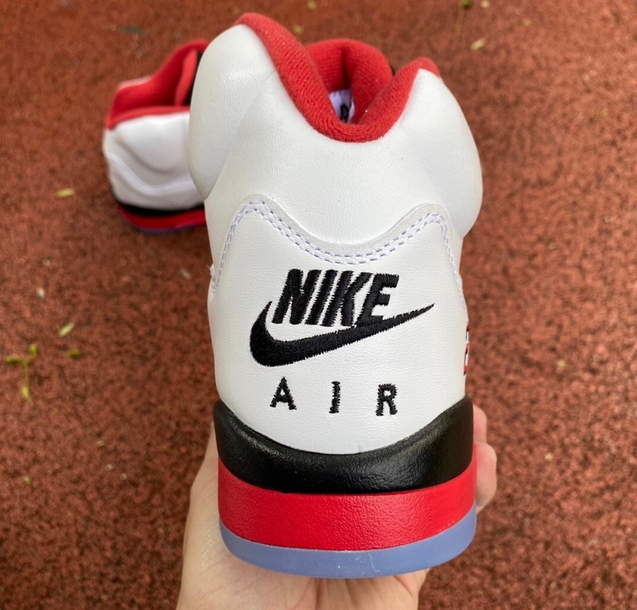 Jordan Retro 5 Fire Red
