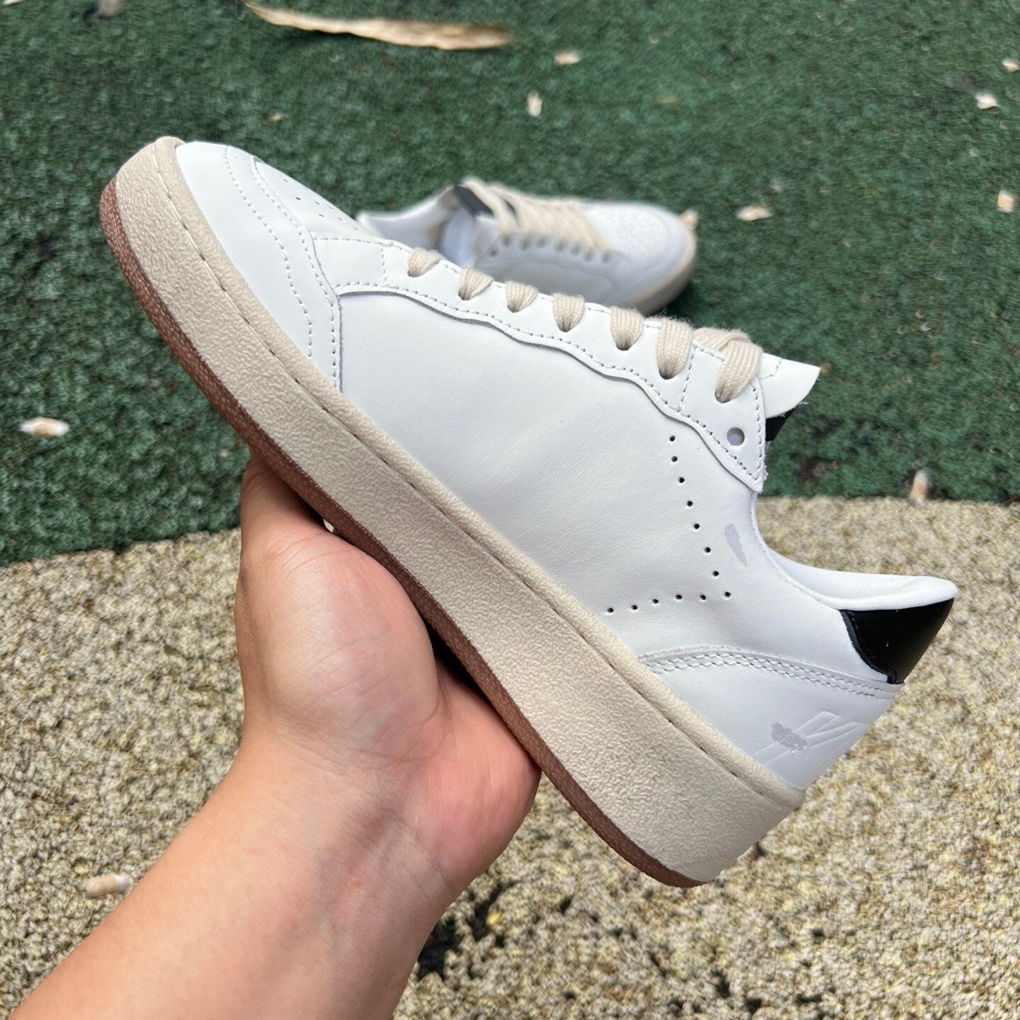 Golden Goose Ballstar Blanco y Negro