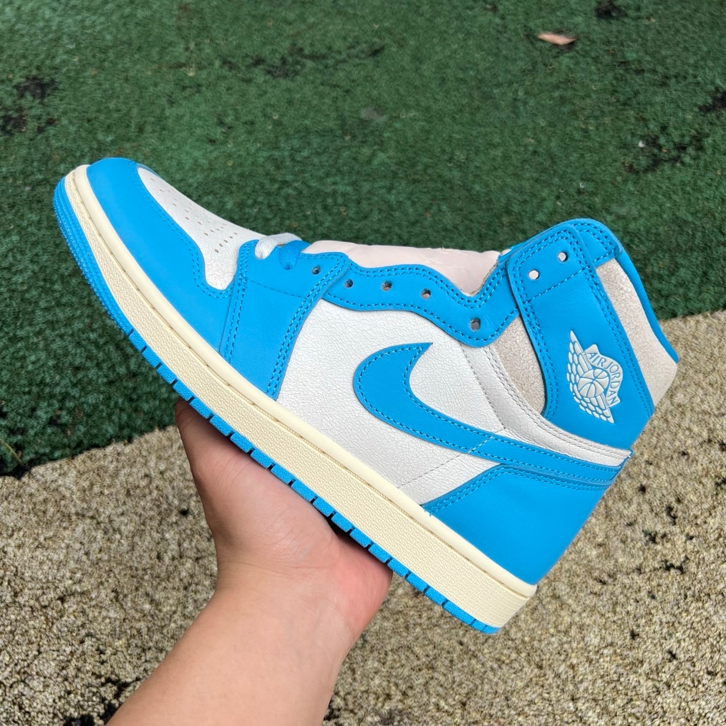 Jordan Retro 1 UNC