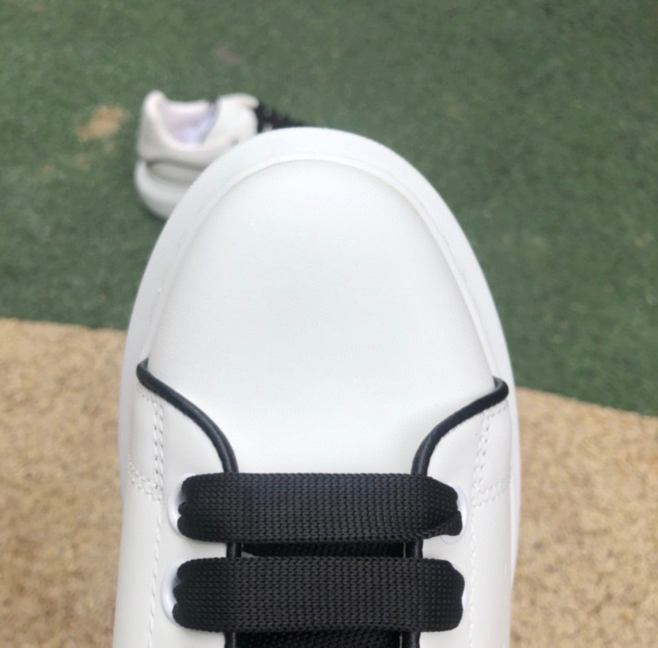 Alexander McQueen Línea Negra