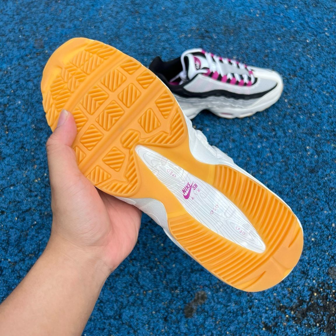 Air Max 95 Rosado y Negro