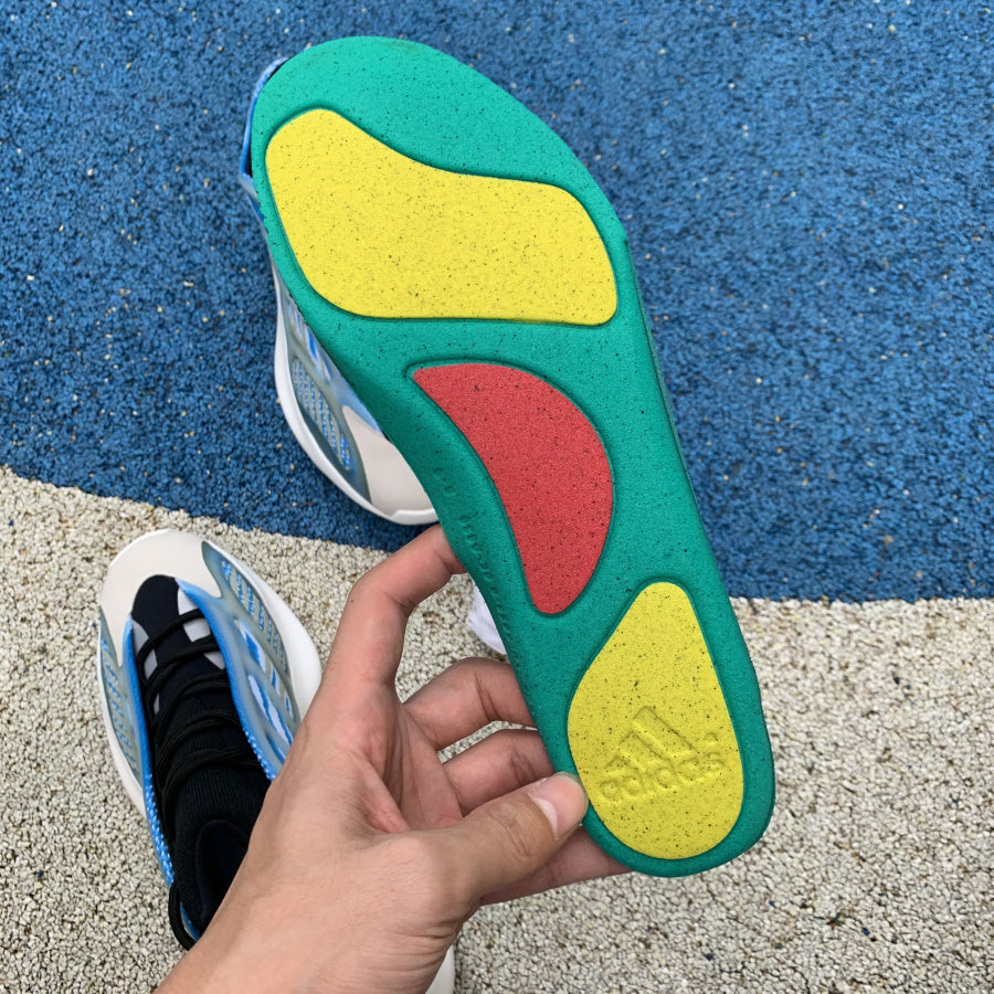 Yeezy 700 Azul
