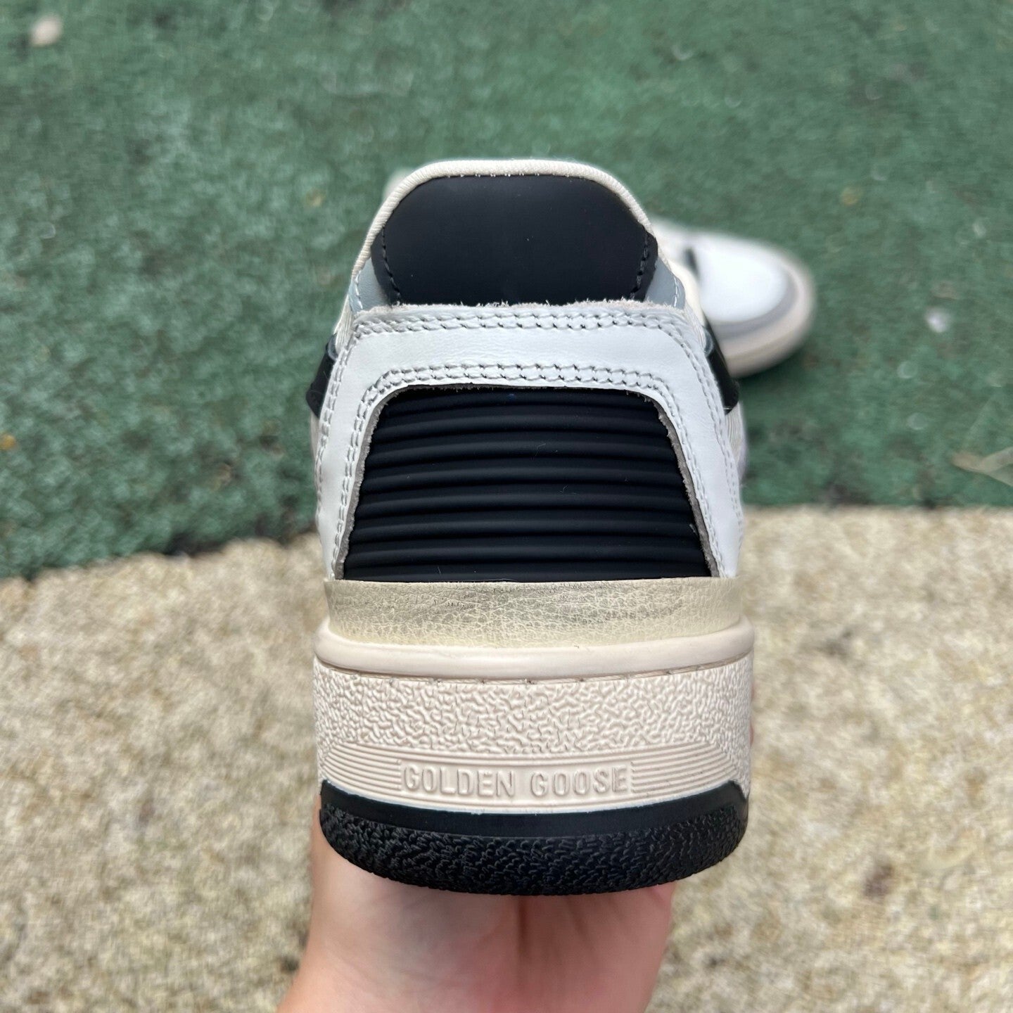 Golden Goose Forty 2 Blanco y Negro