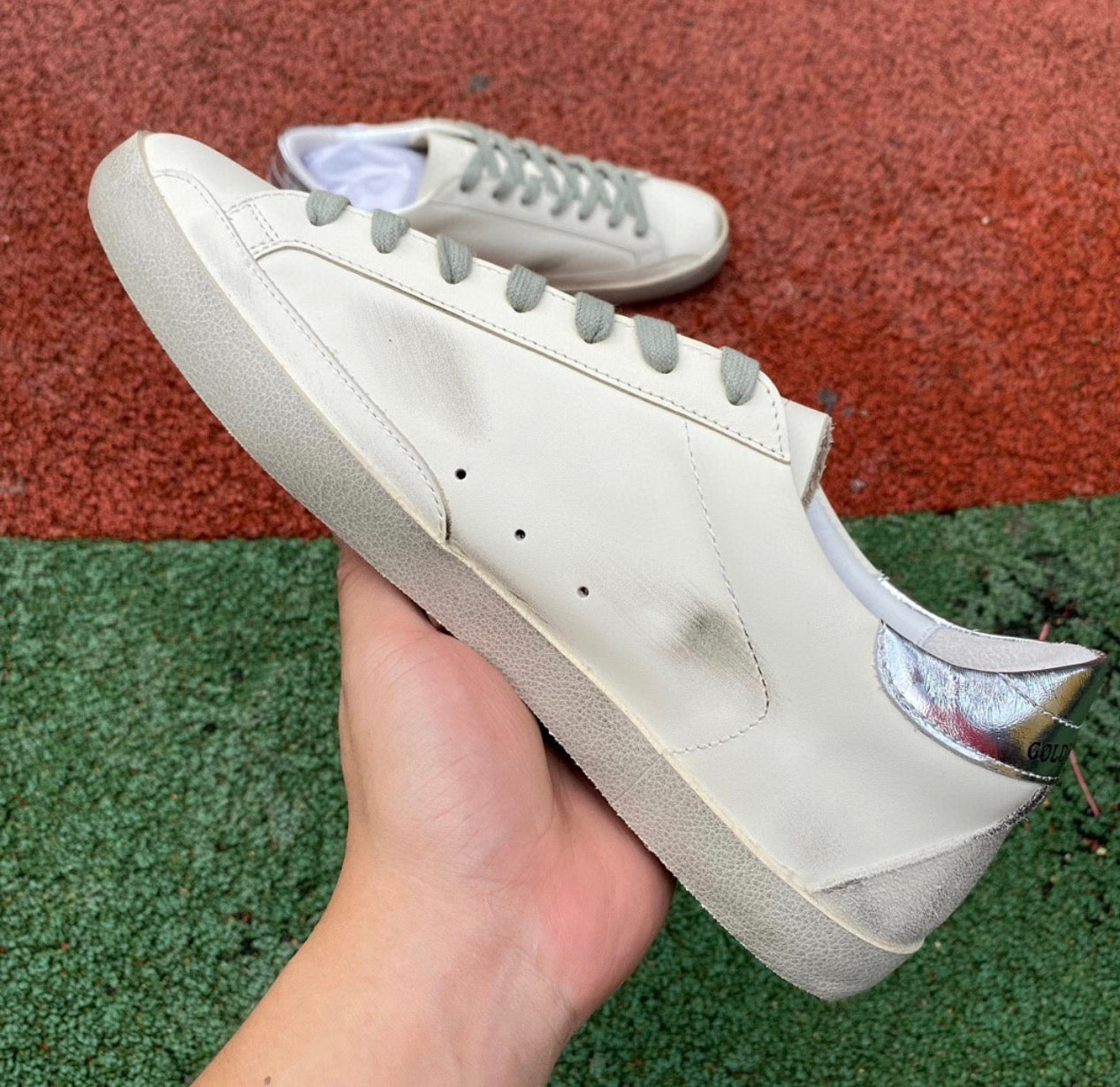 Golden Goose Plateado