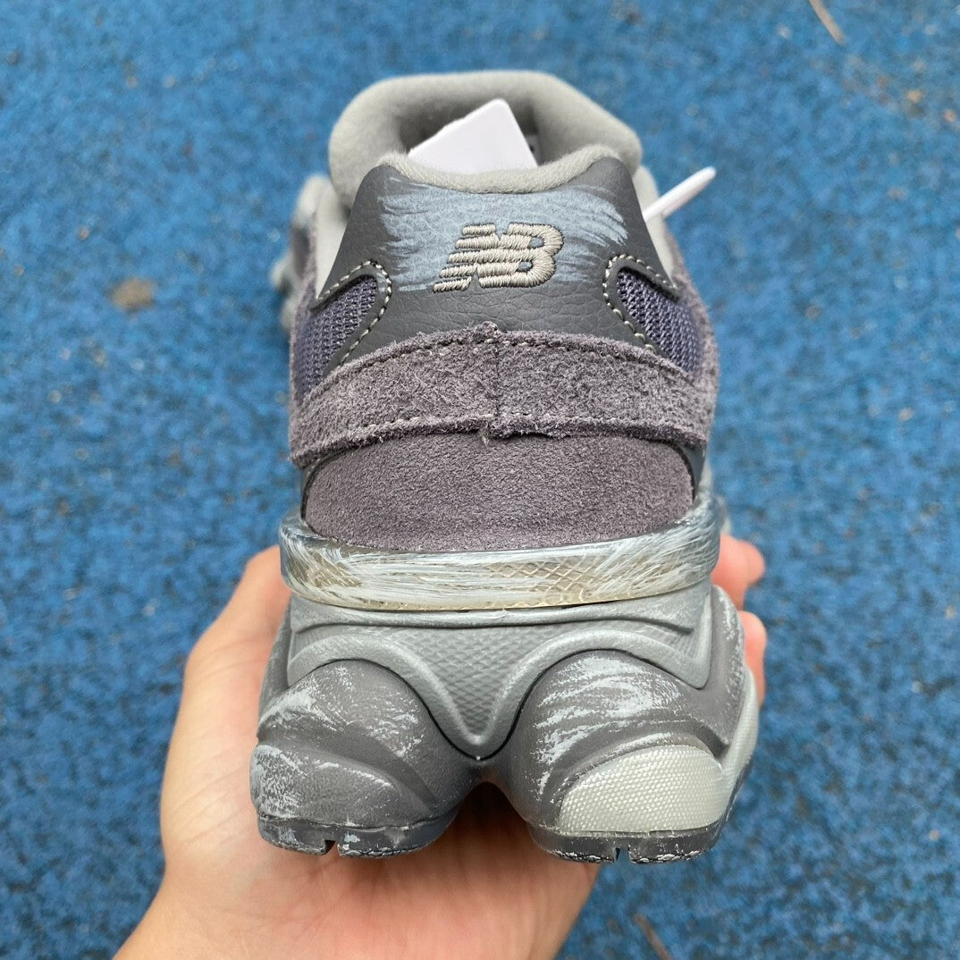 New Balance 9060 Gris Oscuro