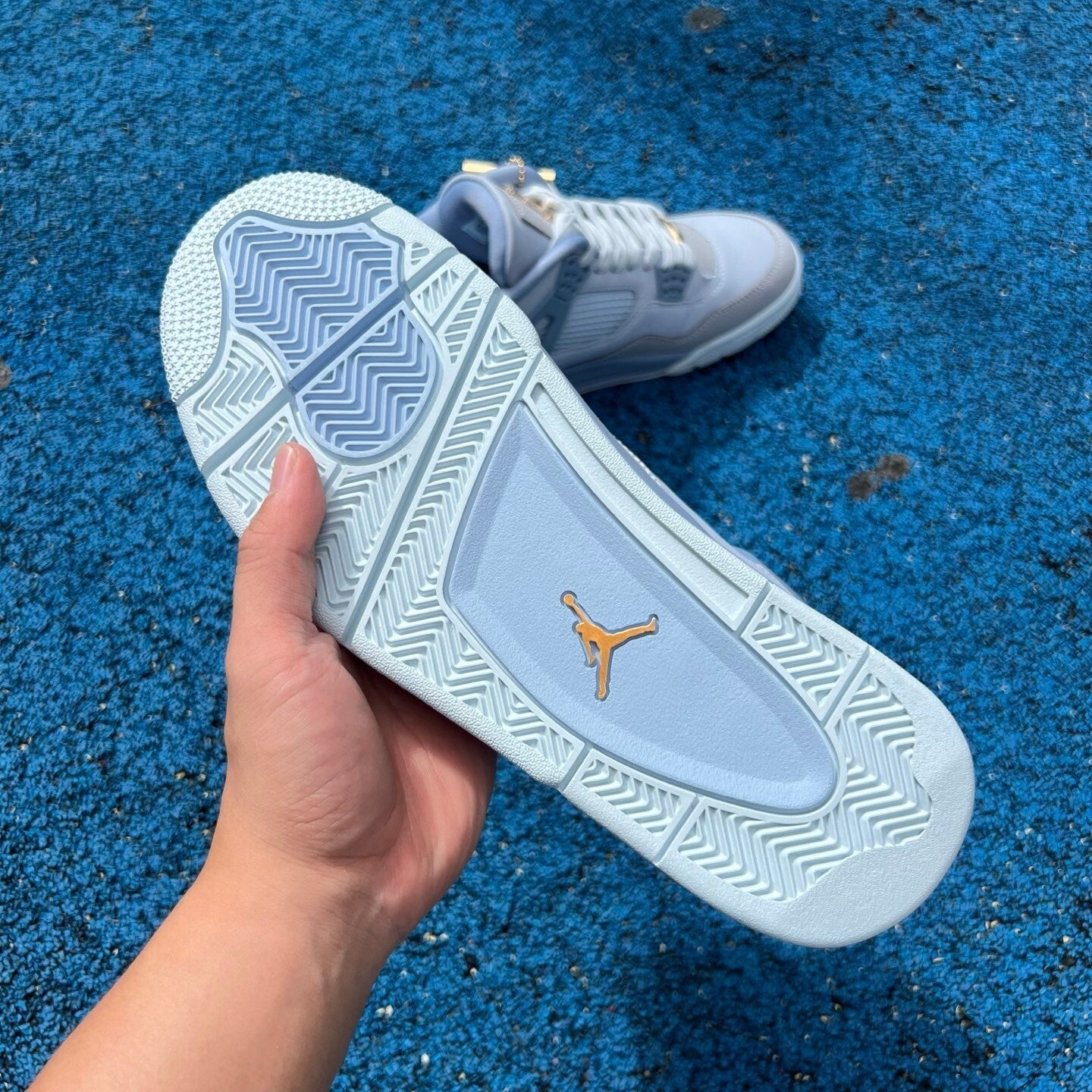 Jordan Retro 4 UNC TarHeels