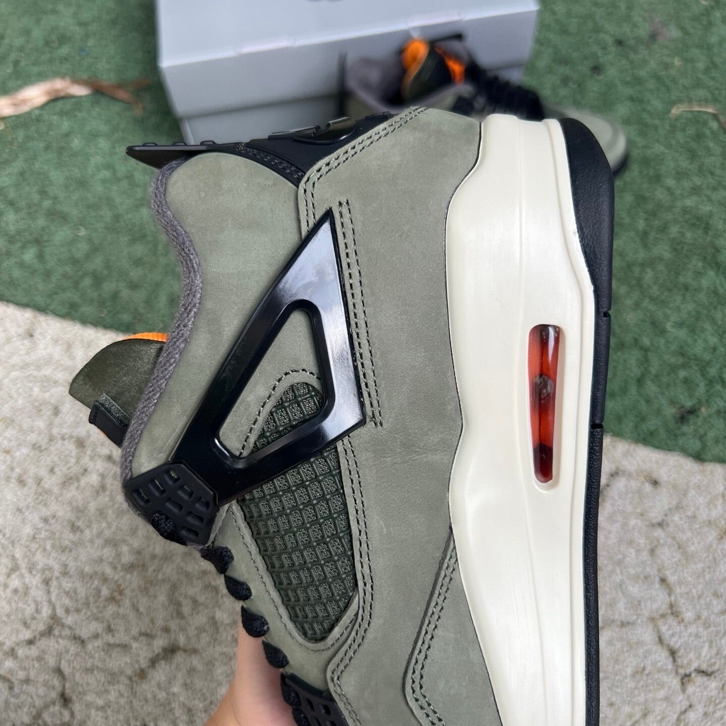 Jordan Retro 4 Undefeated