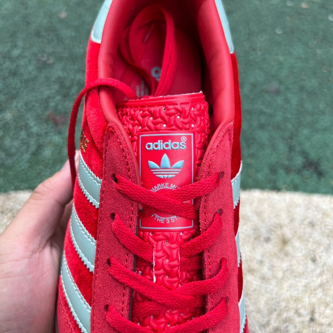 Gazelle Rojo