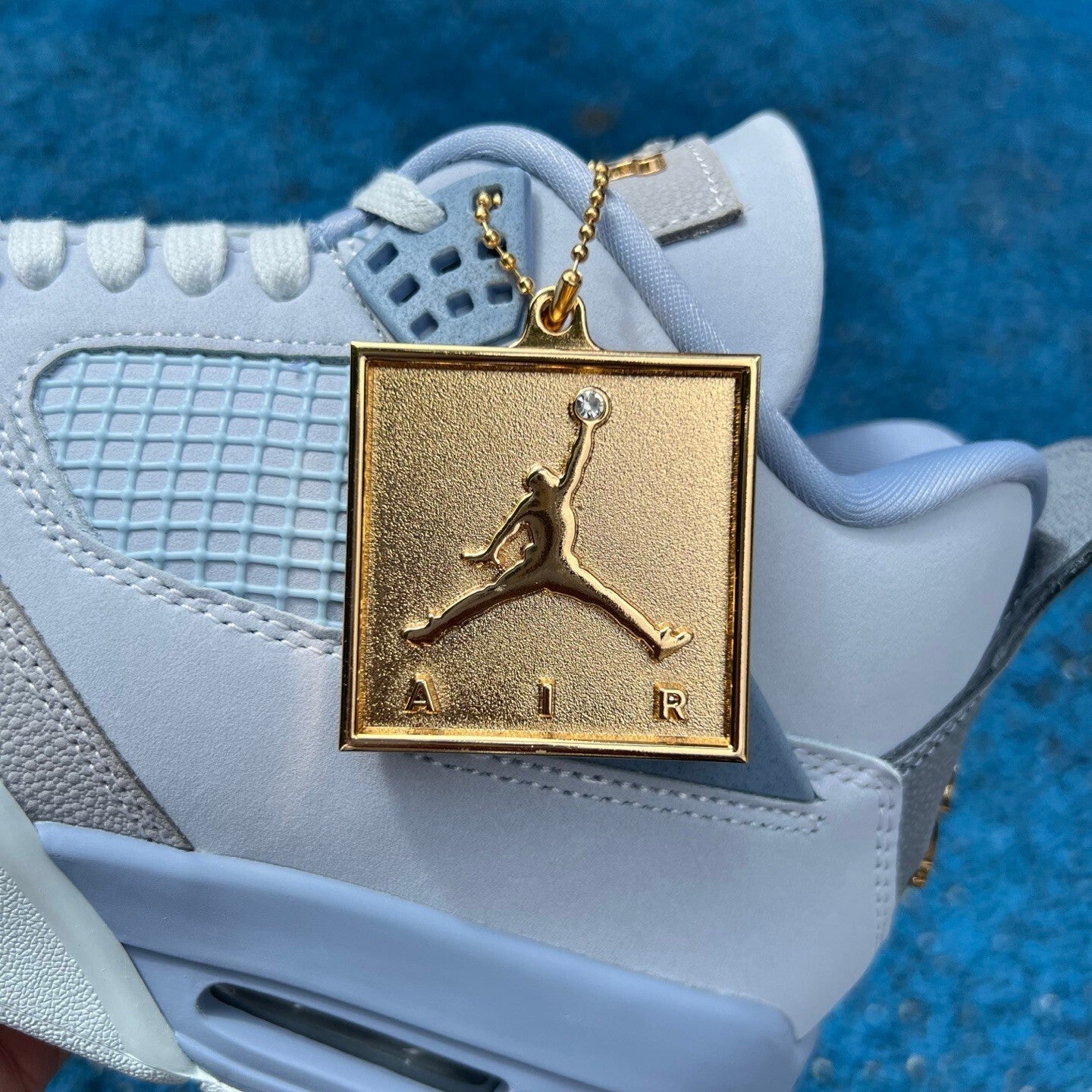 Jordan Retro 4 UNC TarHeels