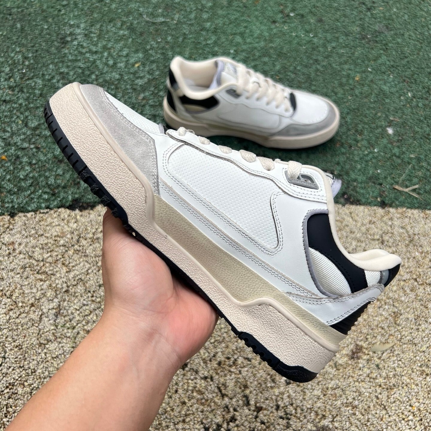 Golden Goose Forty 2 Blanco y Negro