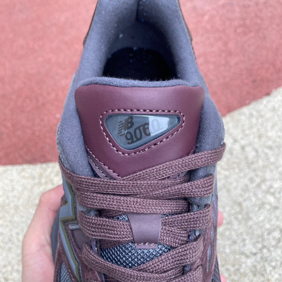 New Balance 9060 Vino