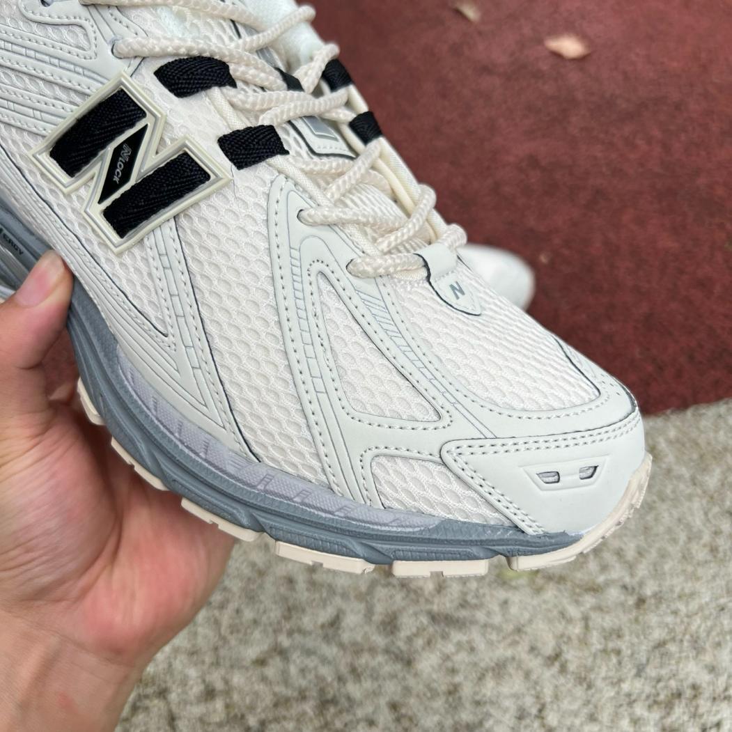 New Balance 1906R Blanco y Gris