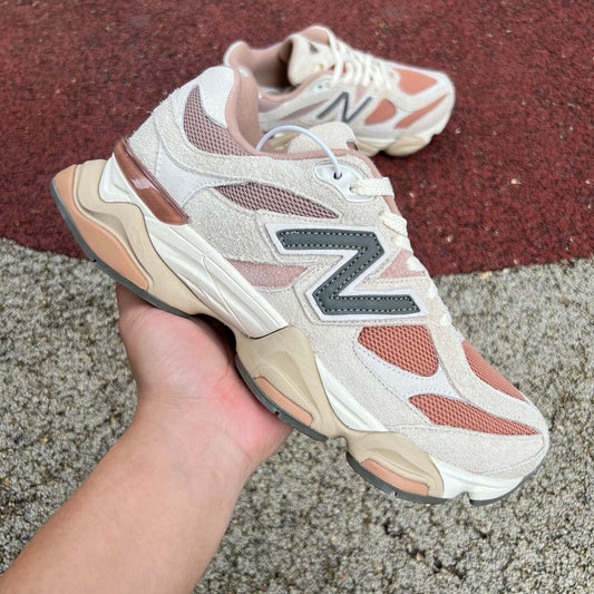 New Balance 9060 Marrón