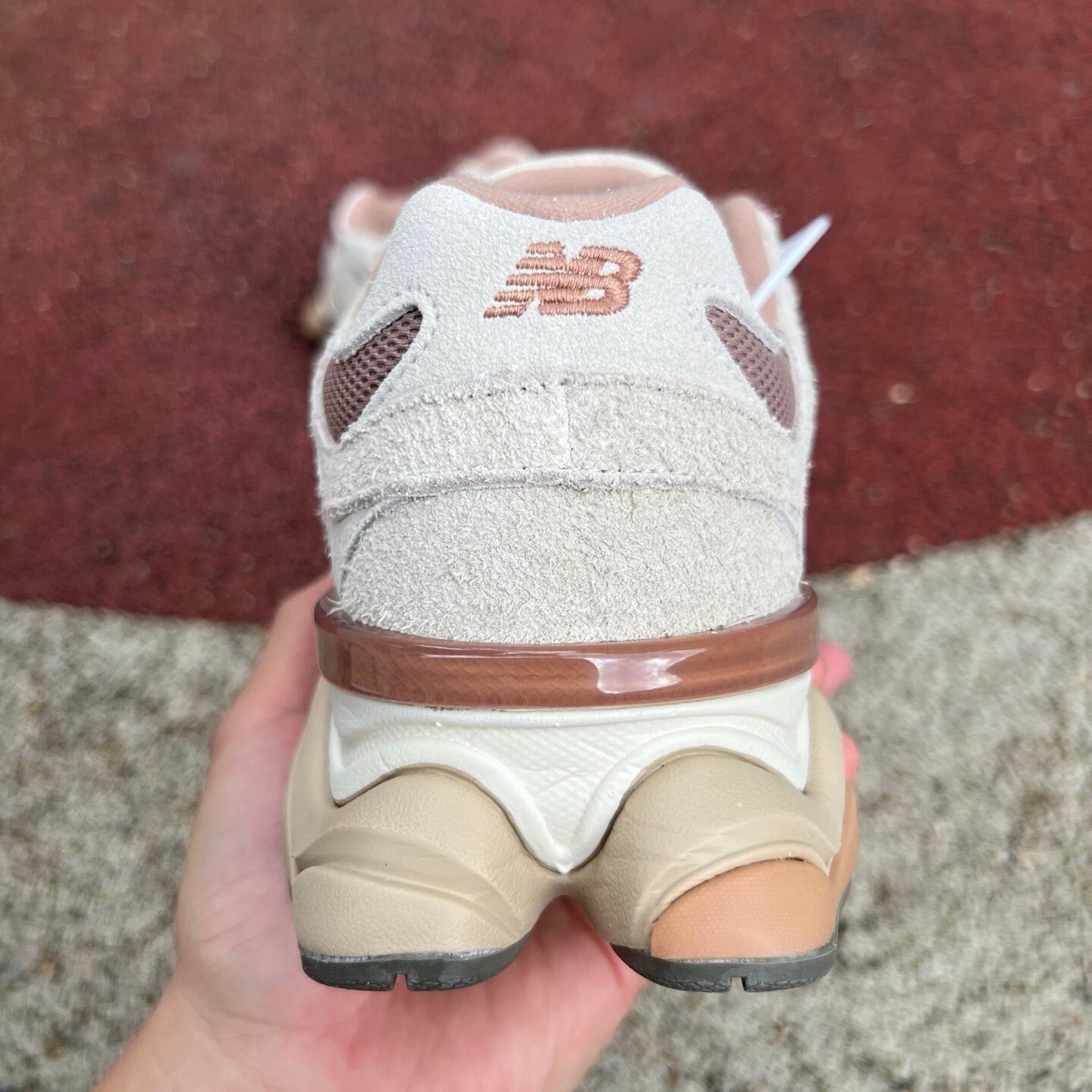 New Balance 9060 Marrón