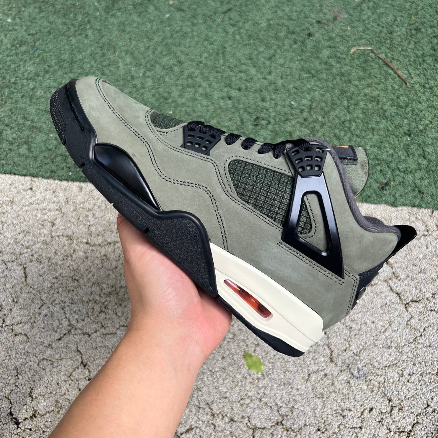 Jordan Retro 4 Undefeated