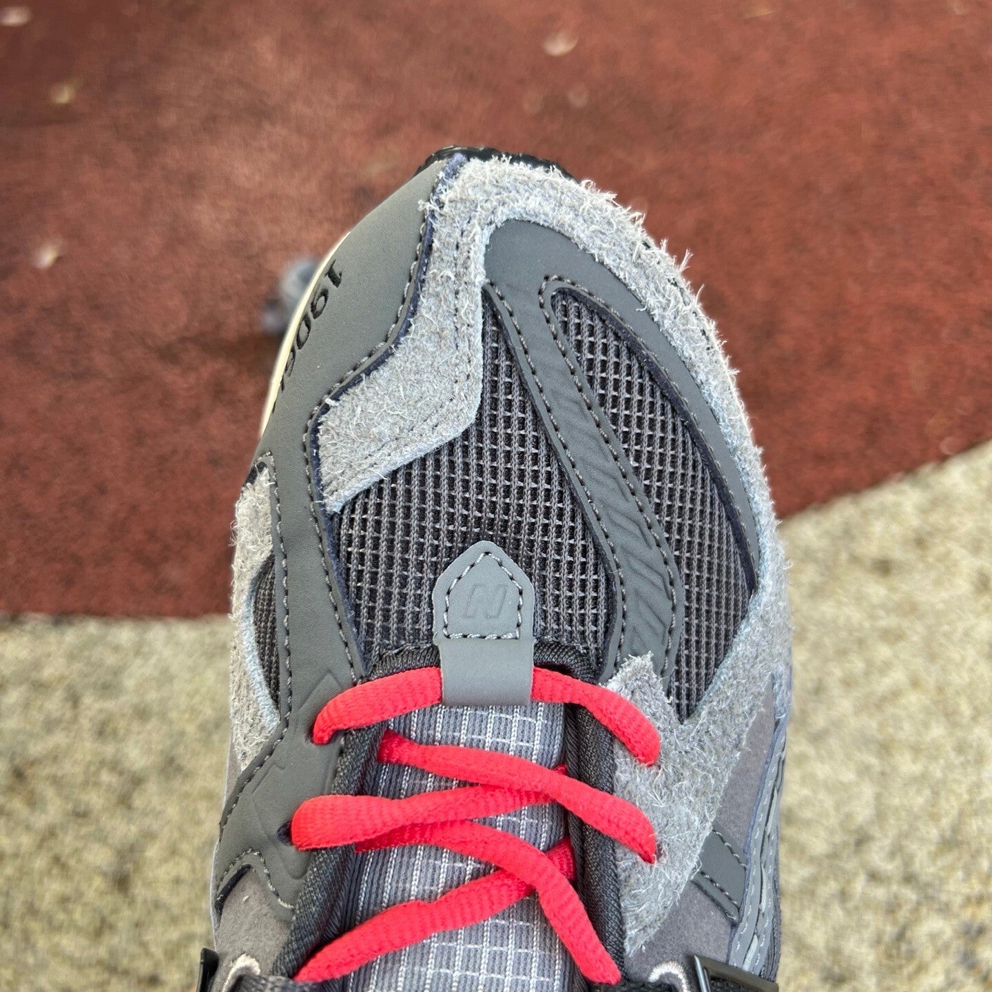 New Balance 1906U Gris Oscuro