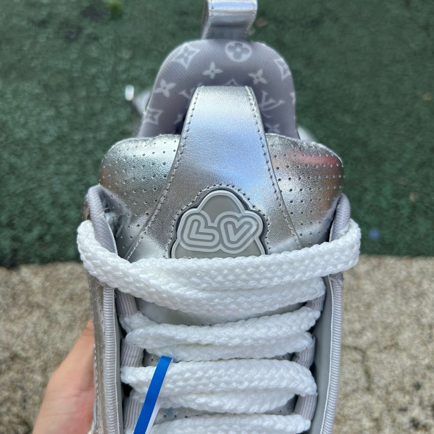 Louis Vuitton Skate Plateado