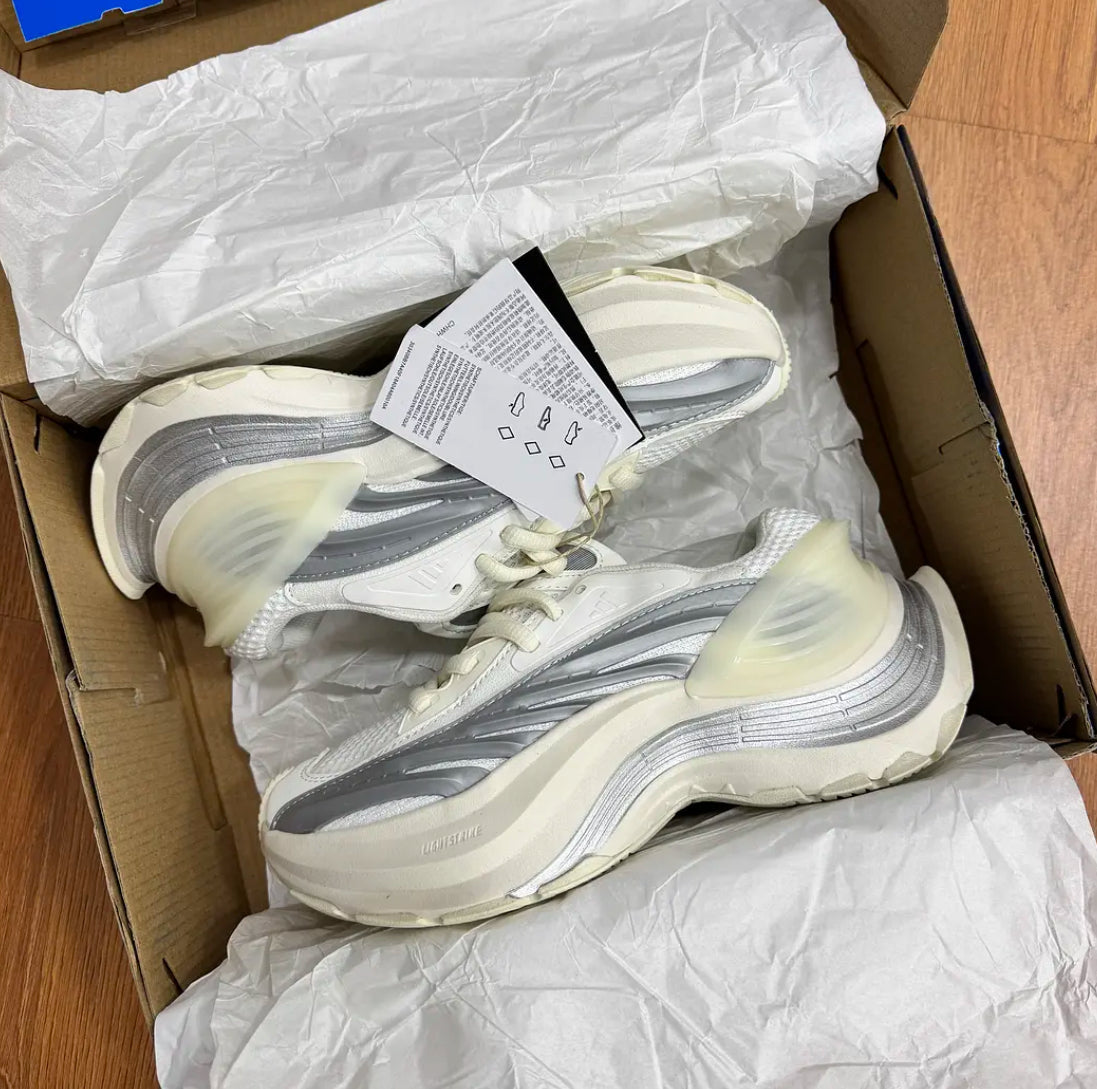 Adidas XLG Beige