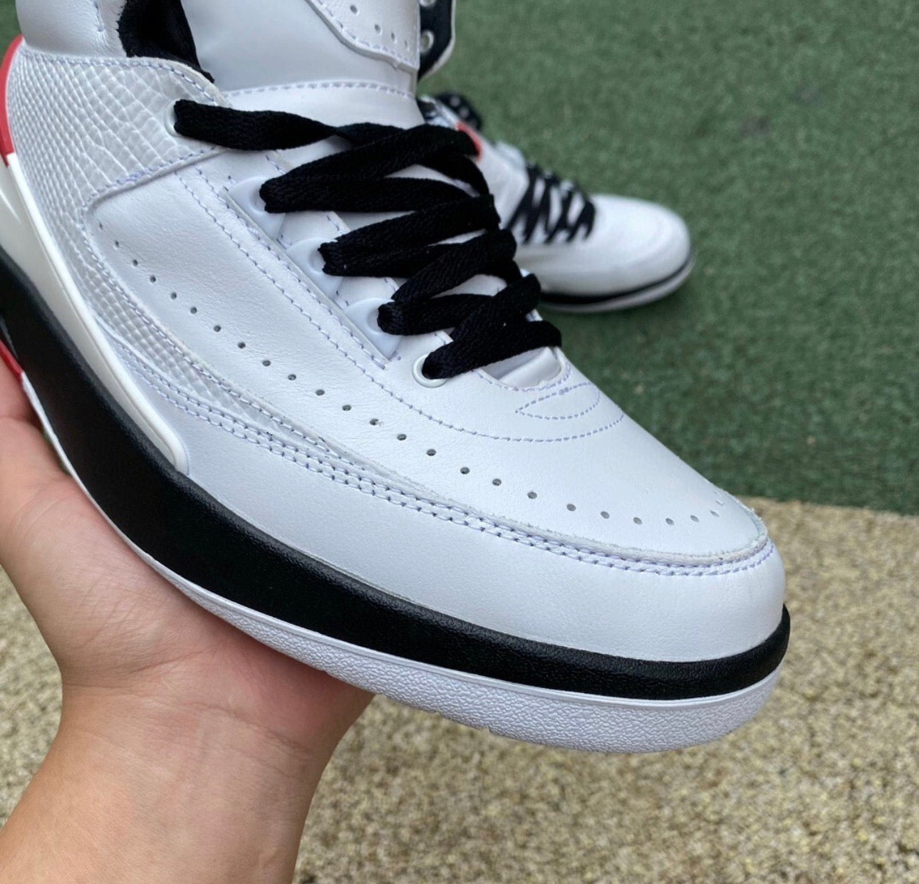 Jordan Retro 2 Rojas y Blanco