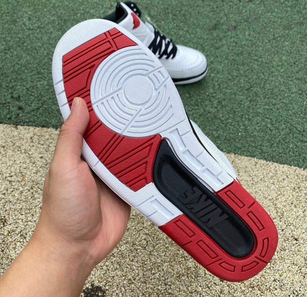 Jordan Retro 2 Rojas y Blanco