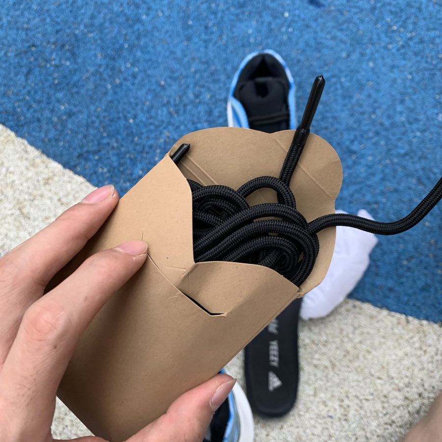 Yeezy 700 Azul