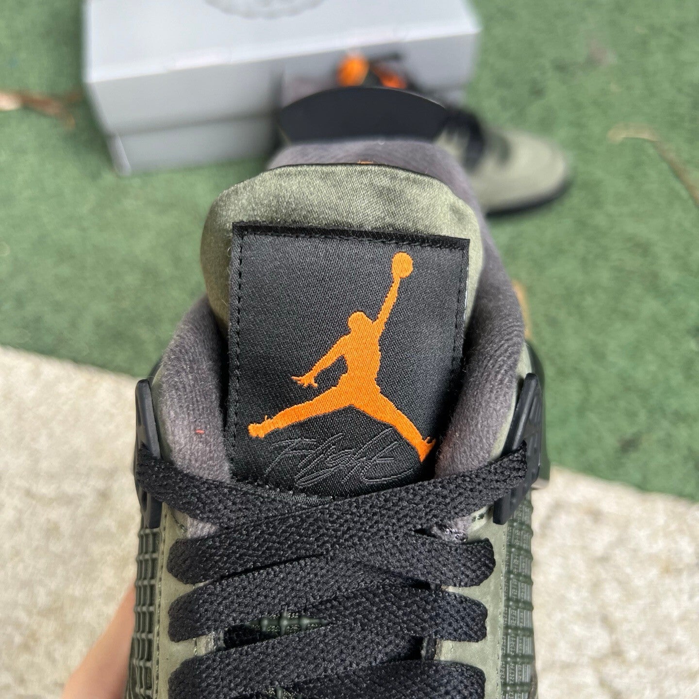 Jordan Retro 4 Undefeated