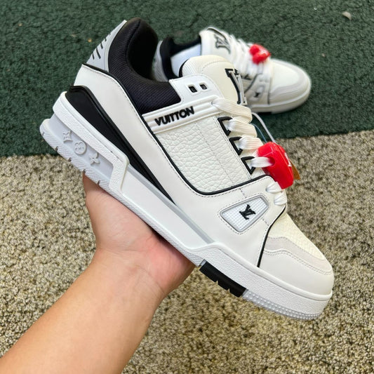 Louis Vuitton Trainer Corazón Negro
