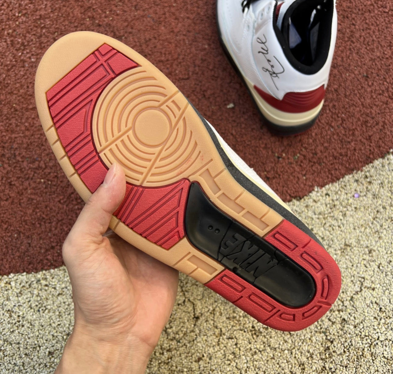 Jordan Retro 2 x Off White