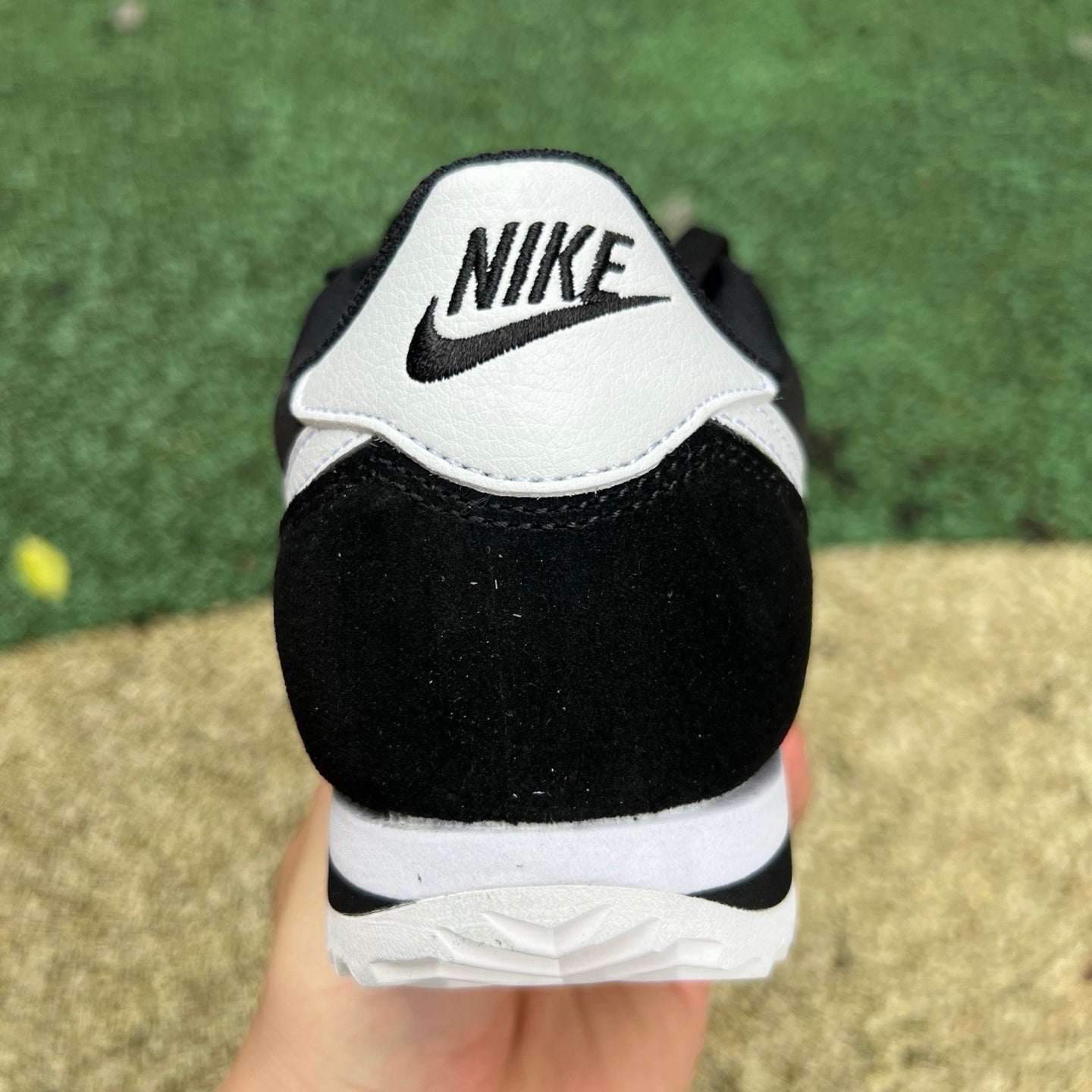 Nike Cortez Blanco y Negro