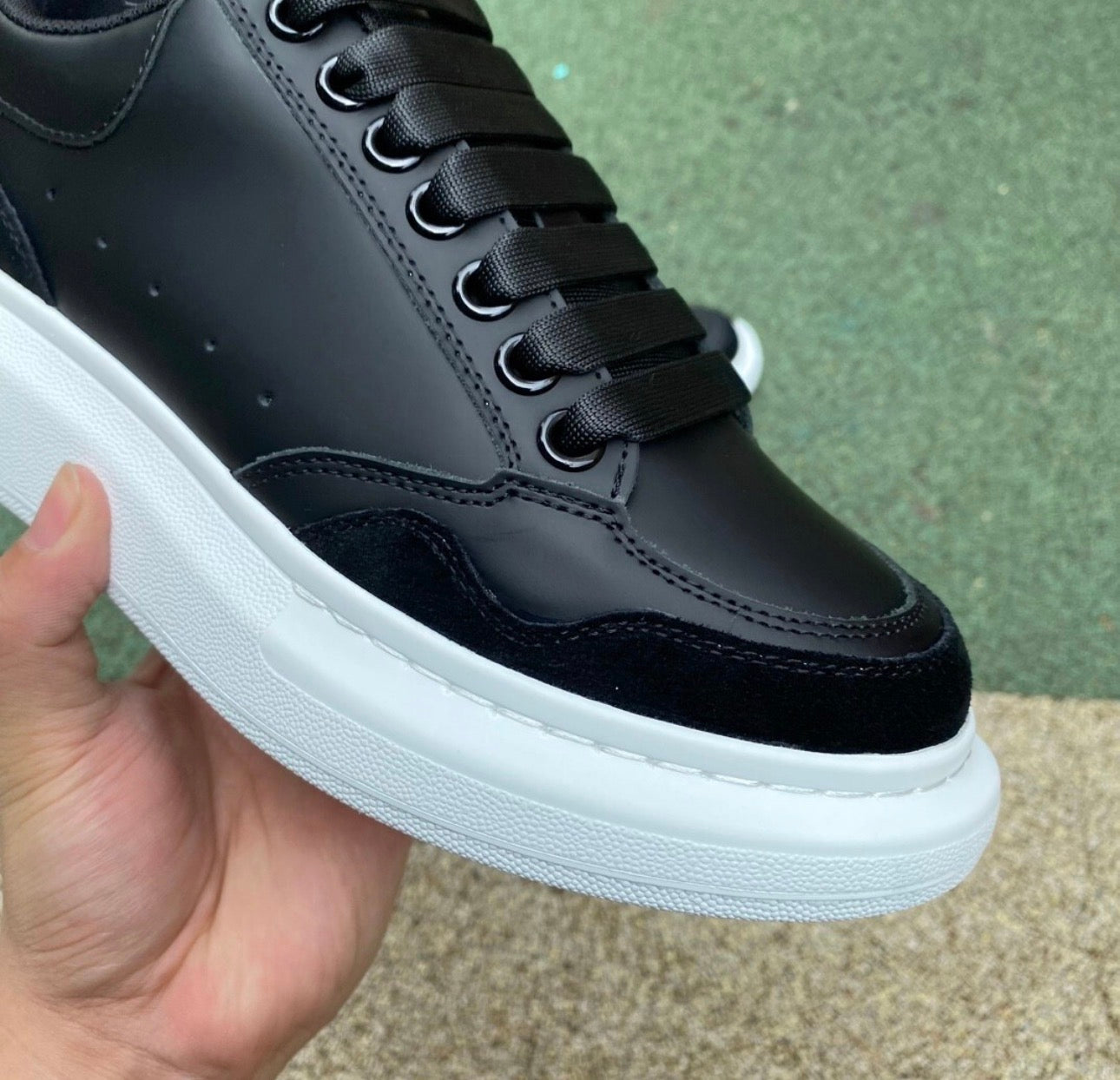 Alexander McQueen Negro Suela Blanca