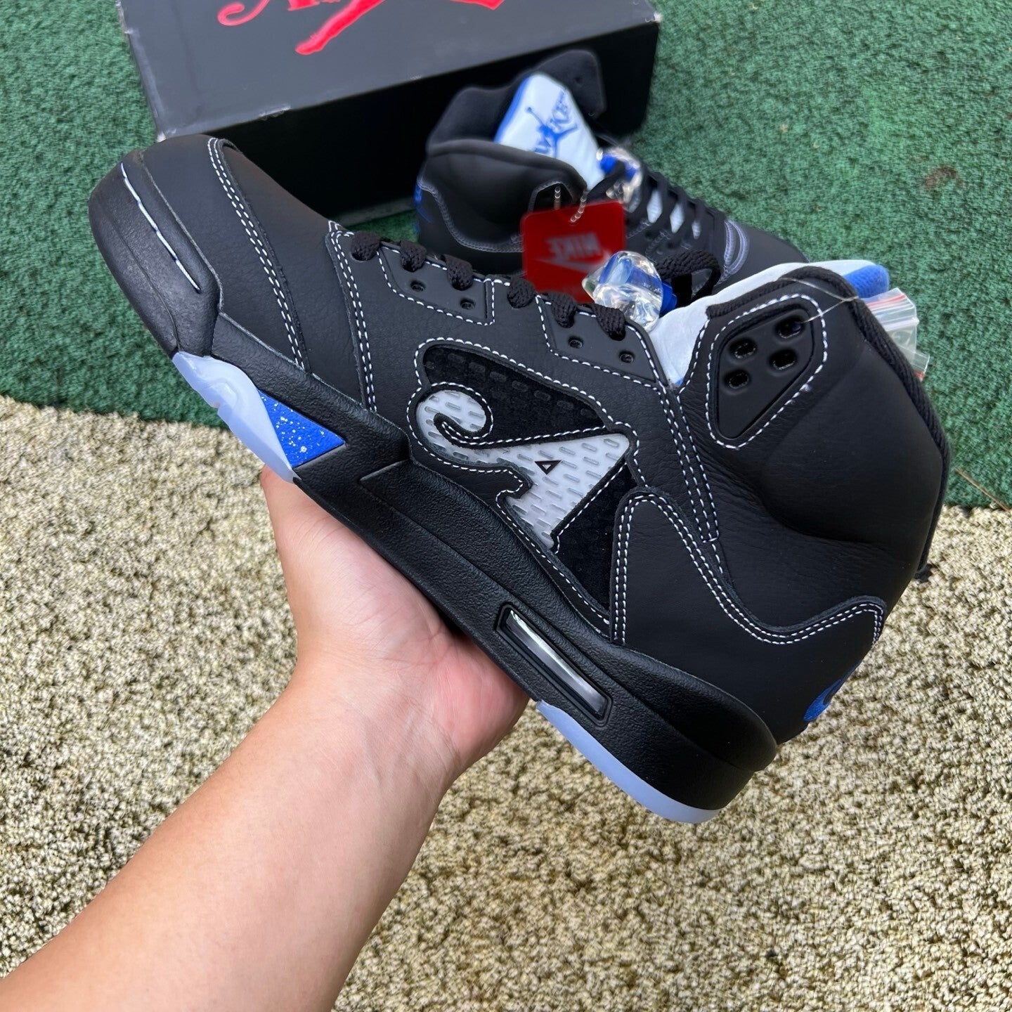 Jordan Retro 5 Awake Negro