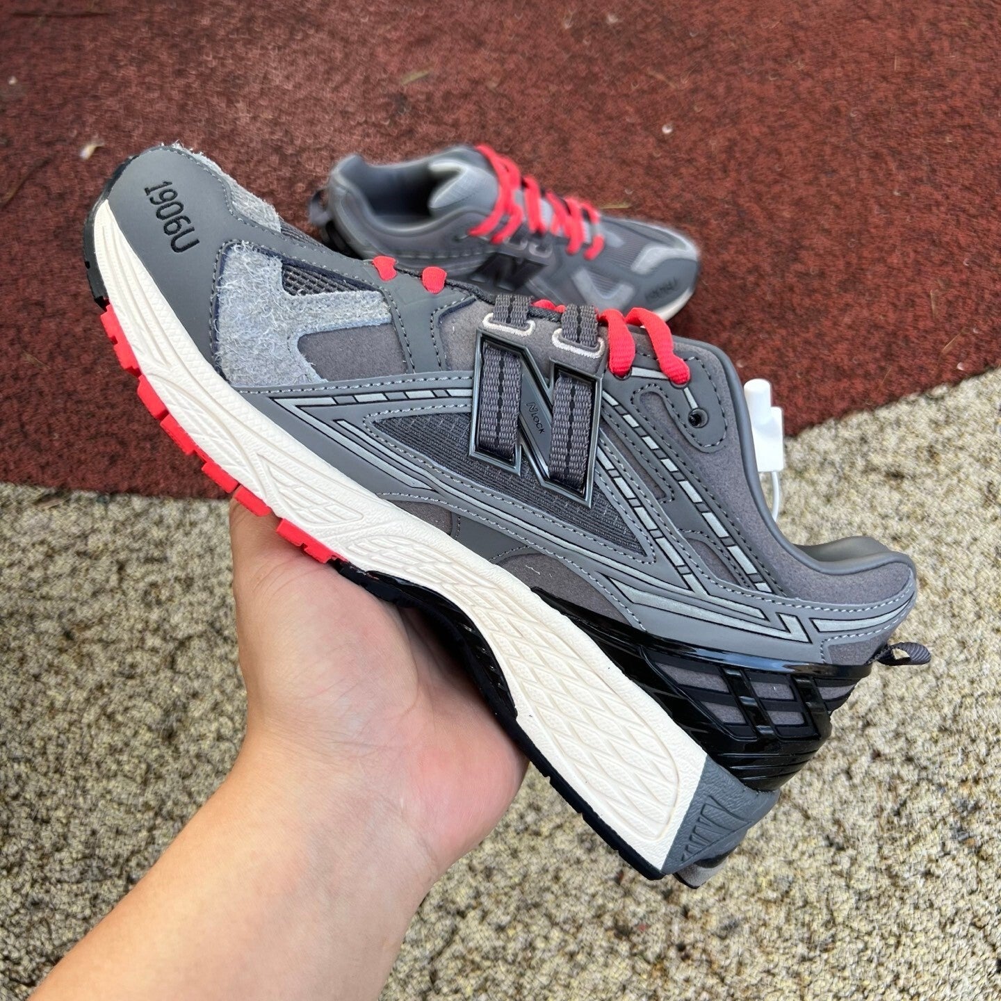New Balance 1906U Gris Oscuro