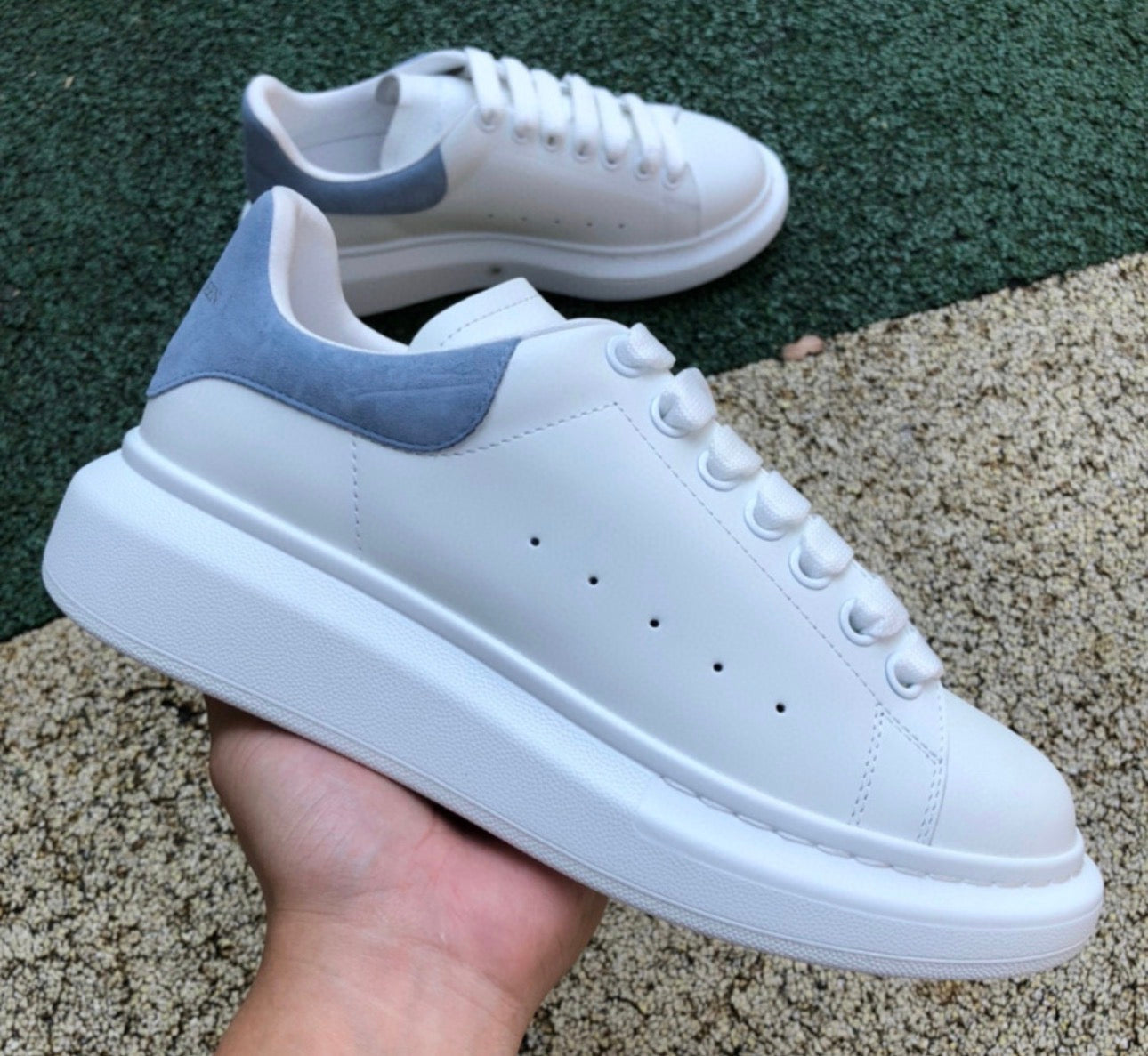 Alexander McQueen Gris Clarito