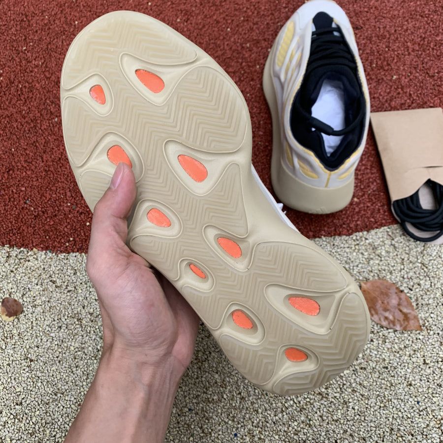 Yeezy 700 Beige