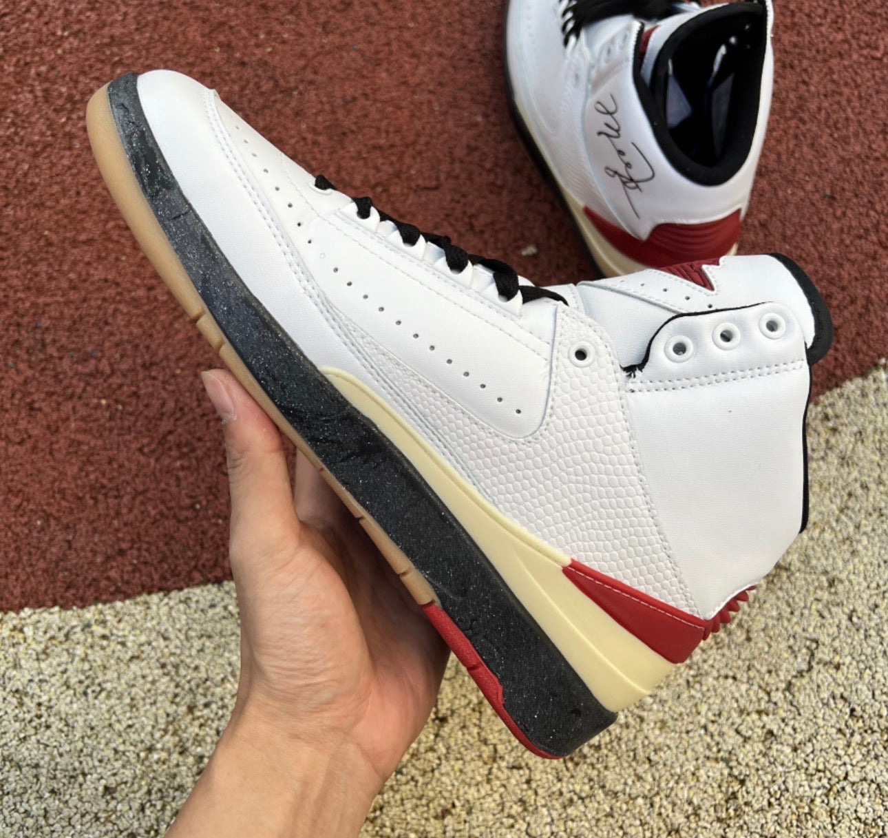 Jordan Retro 2 x Off White