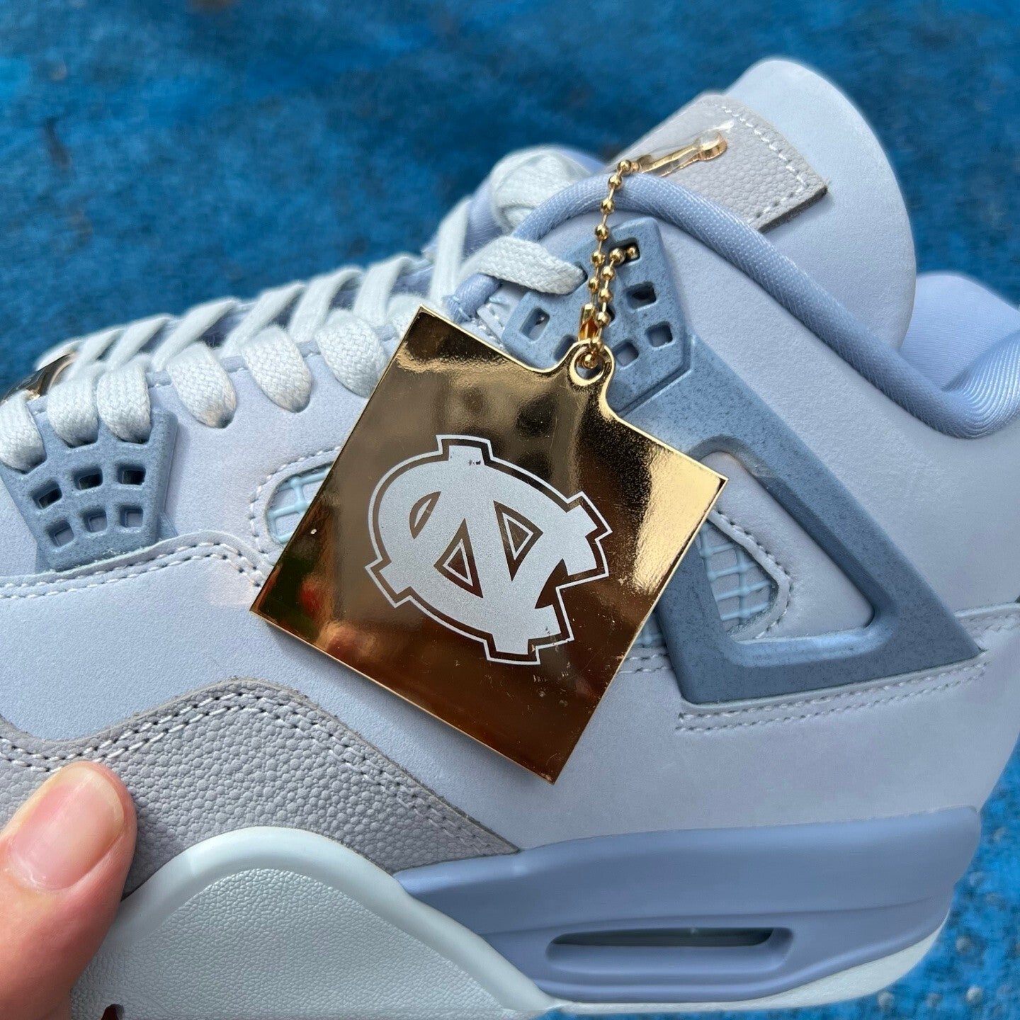 Jordan Retro 4 UNC TarHeels
