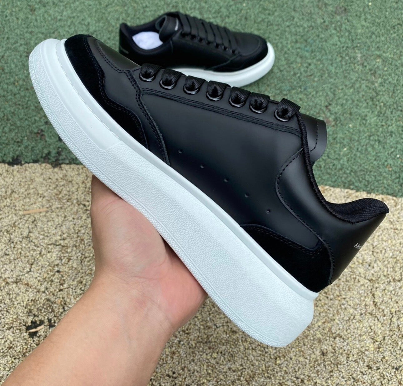 Alexander McQueen Negro Suela Blanca