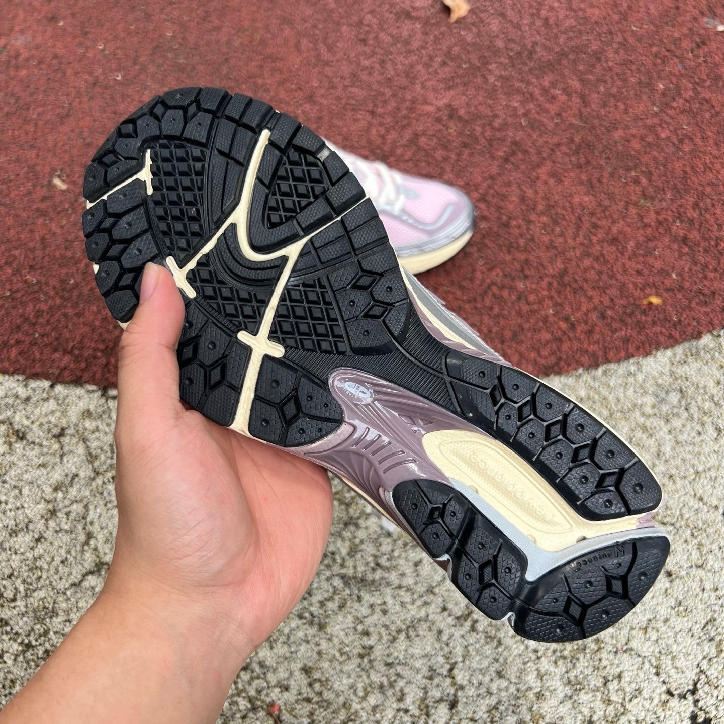 New Balance 1906R Rosa