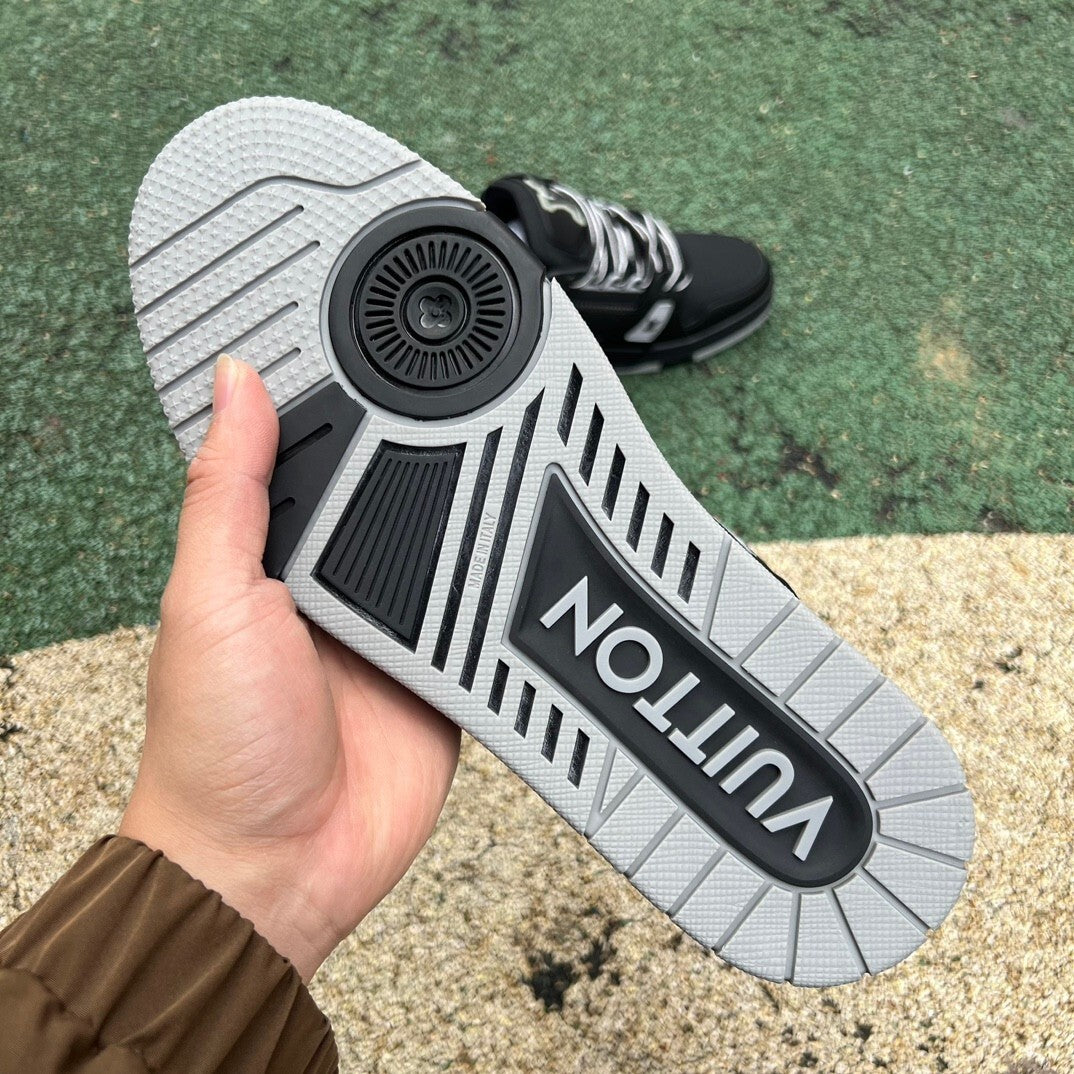 Louis Vuitton Trainer Negro