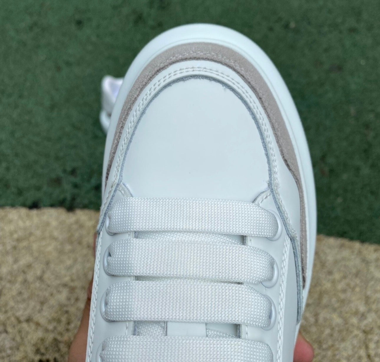 Alexander McQueen Blanco y Beige