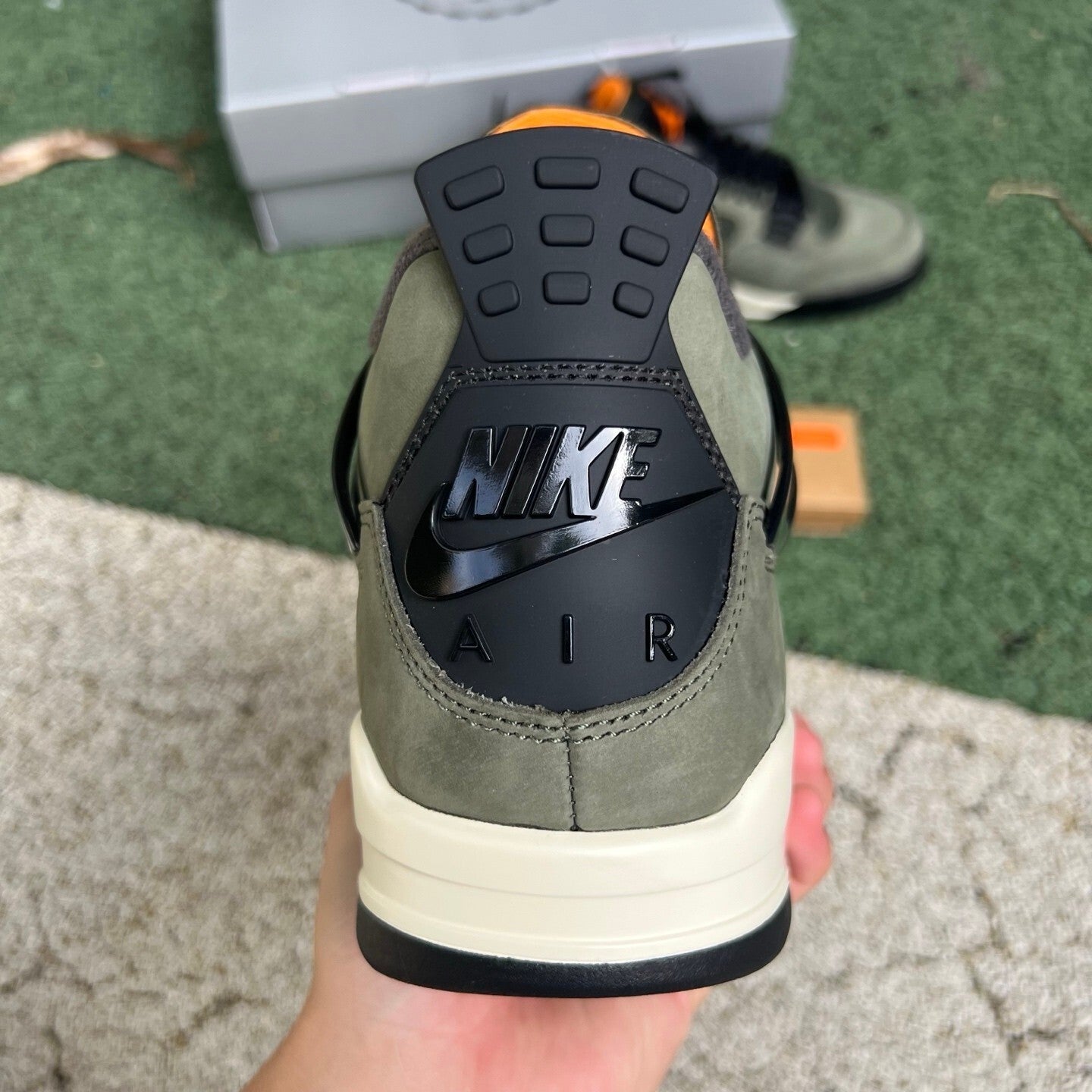 Jordan Retro 4 Undefeated