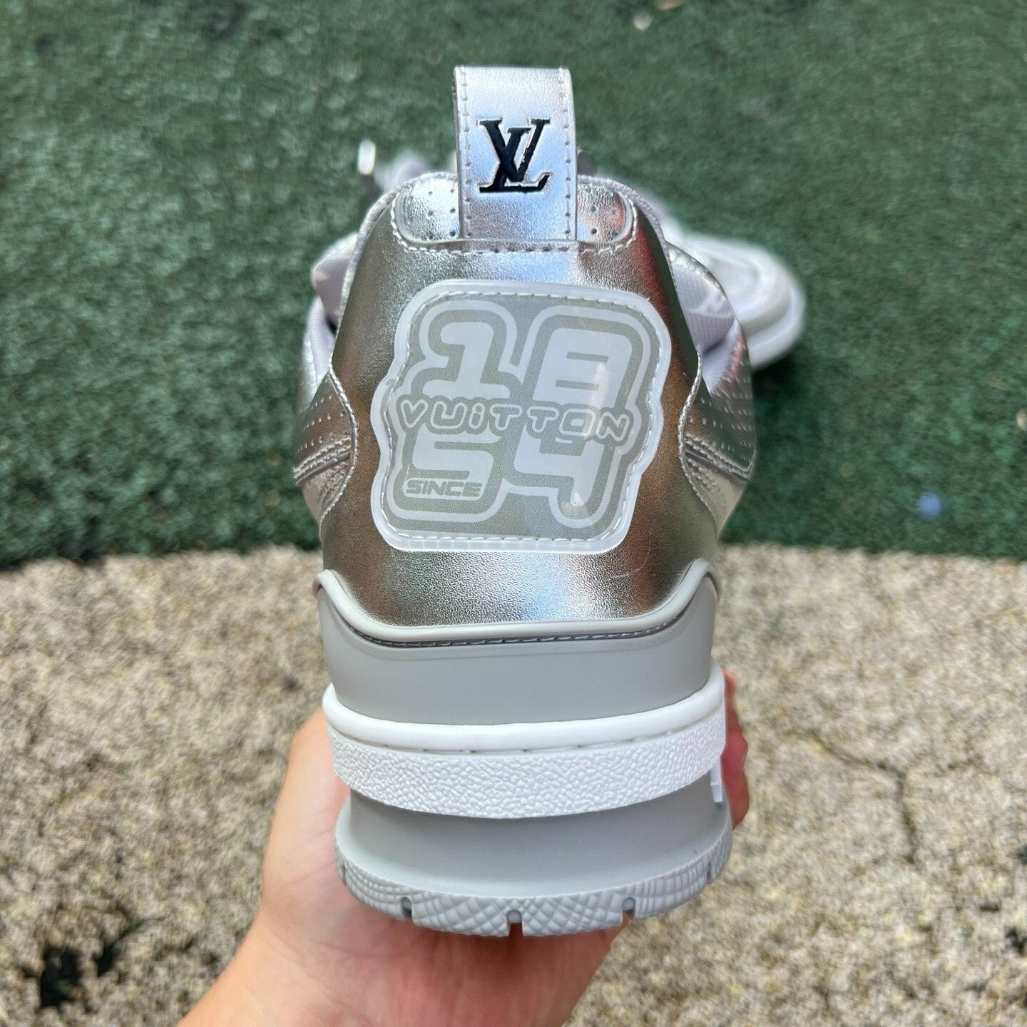 Louis Vuitton Skate Plateado
