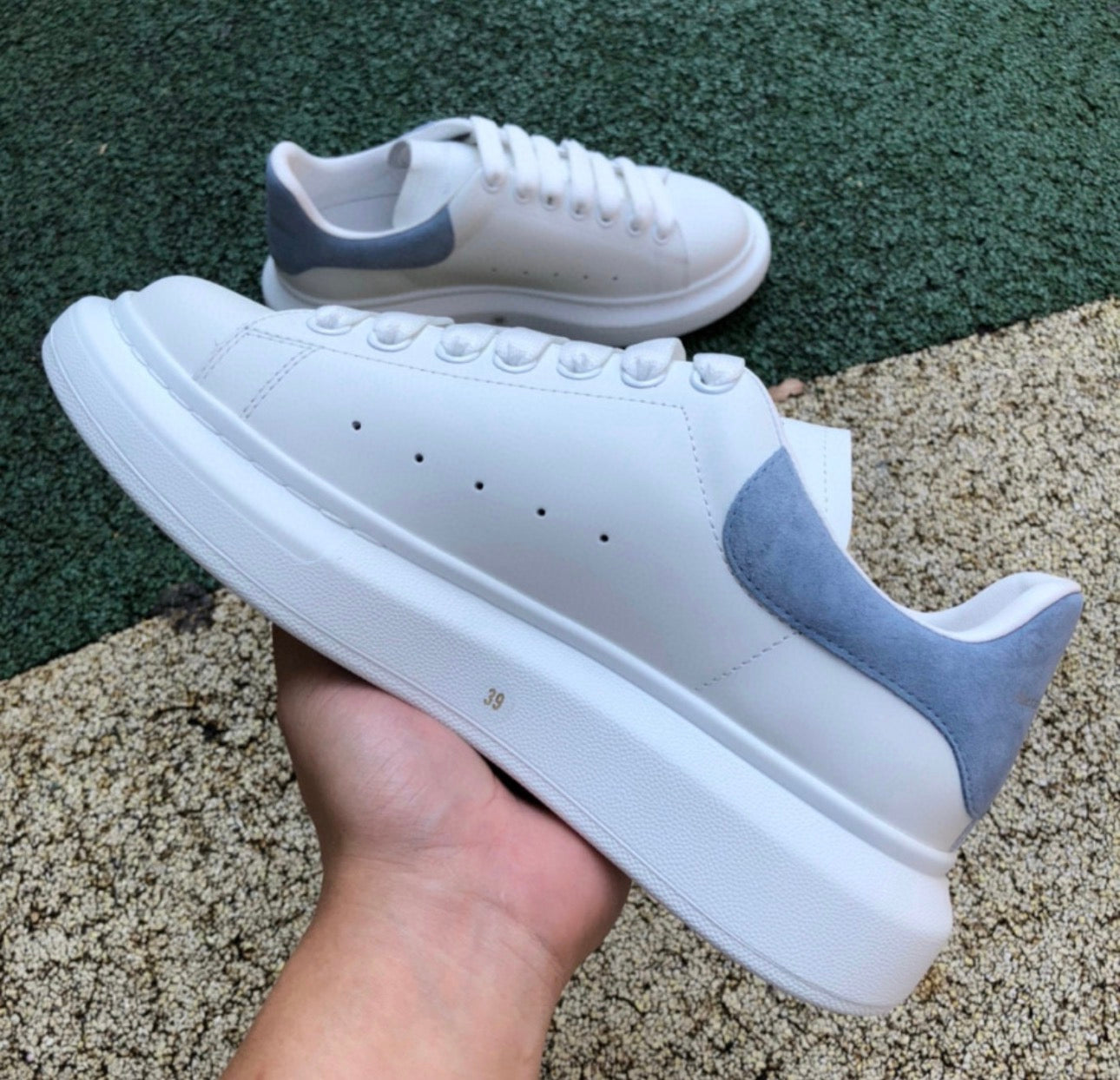 Alexander McQueen Gris Clarito