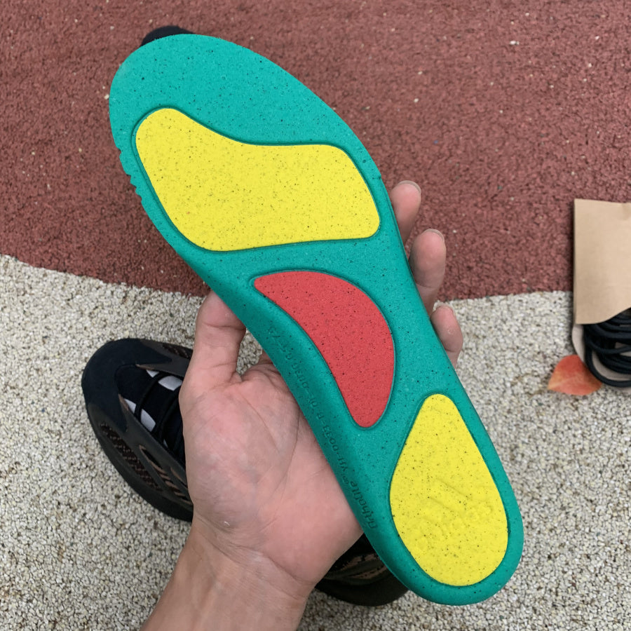 Yeezy 700 Negro