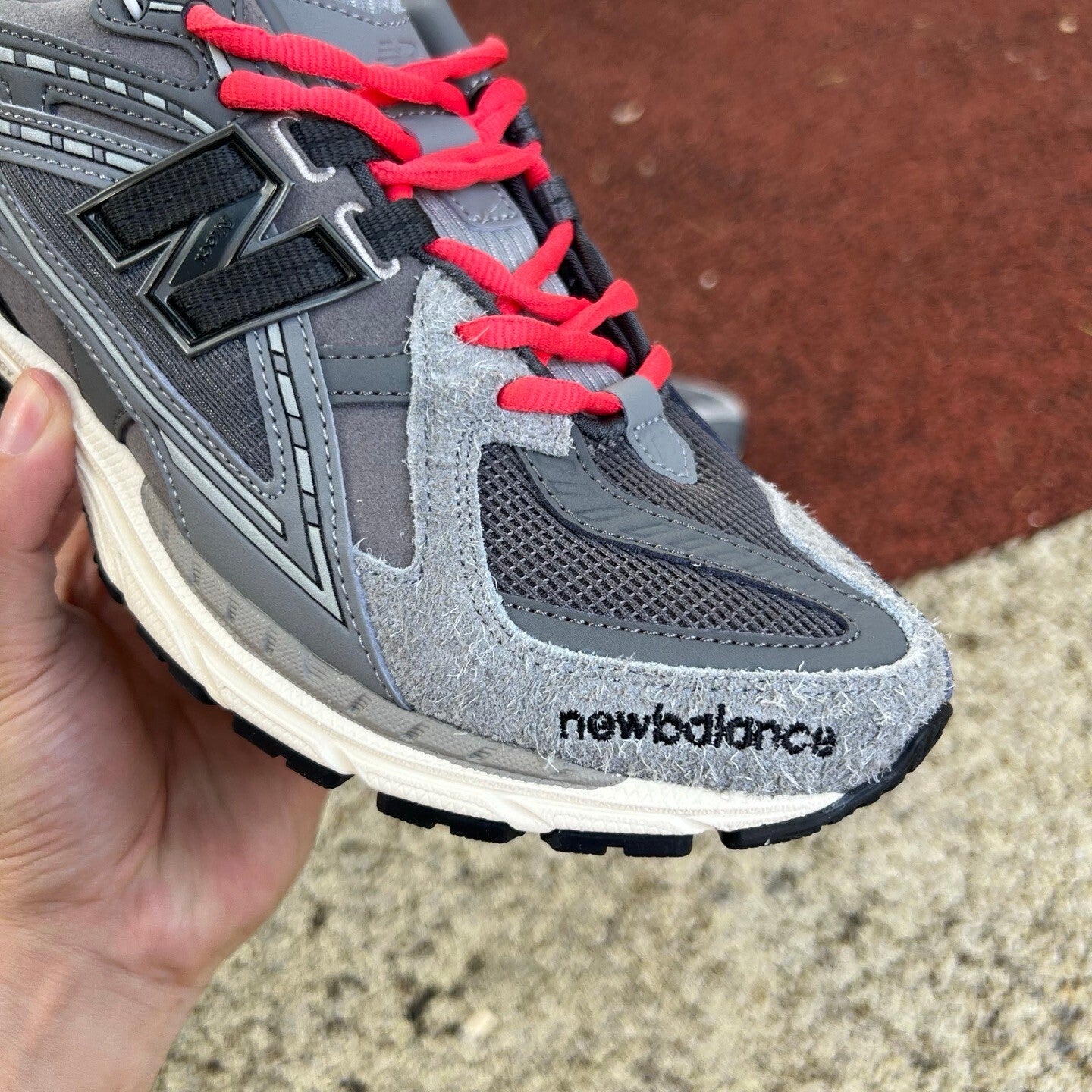 New Balance 1906U Gris Oscuro