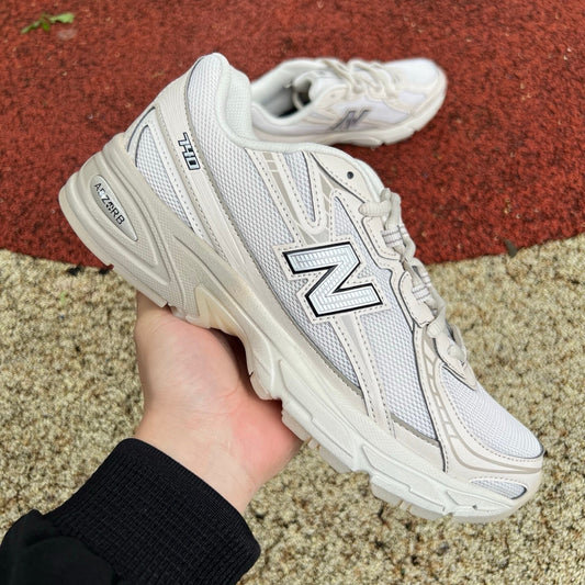 New Balance 740 Blanco