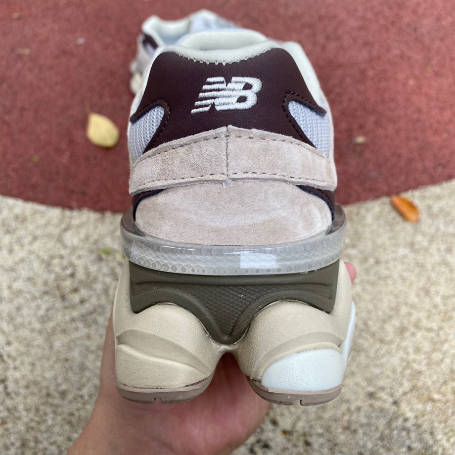New Balance 9060 Beige y Vino